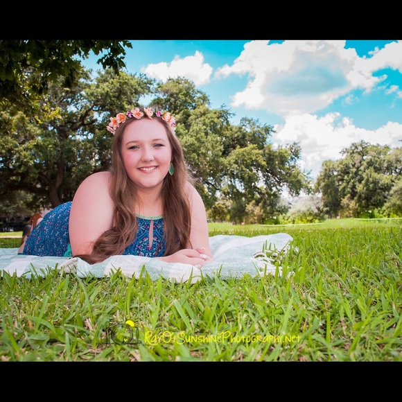 Charlotte Russe Shift Dress - Picture 5 of 5